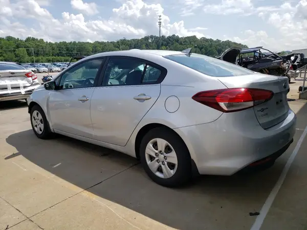 3KPFL4A70HE094193 2017 KIA FORTE - Image 2