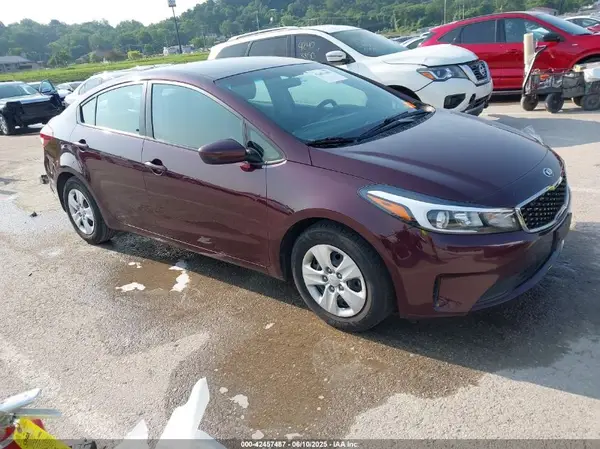 3KPFL4A70HE094906 2017 KIA FORTE - Image 1