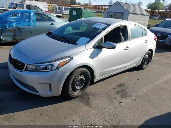 3KPFL4A70HE097532 2017 KIA FORTE - Image 2