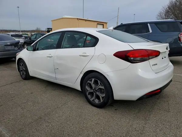 3KPFL4A70HE100073 2017 KIA FORTE - Image 2