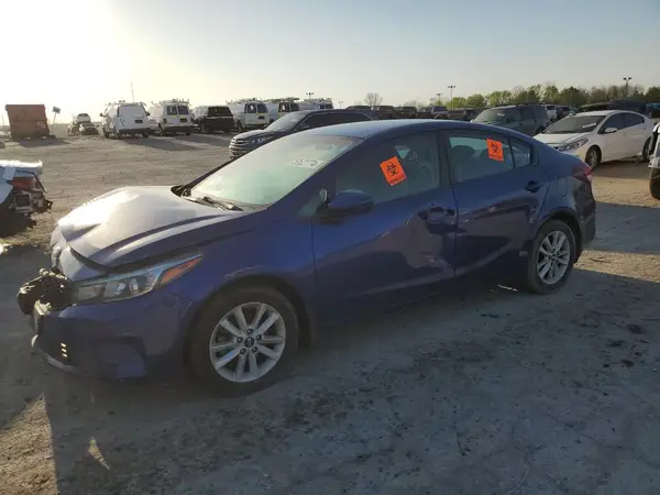 3KPFL4A70HE100638 2017 KIA FORTE - Image 1