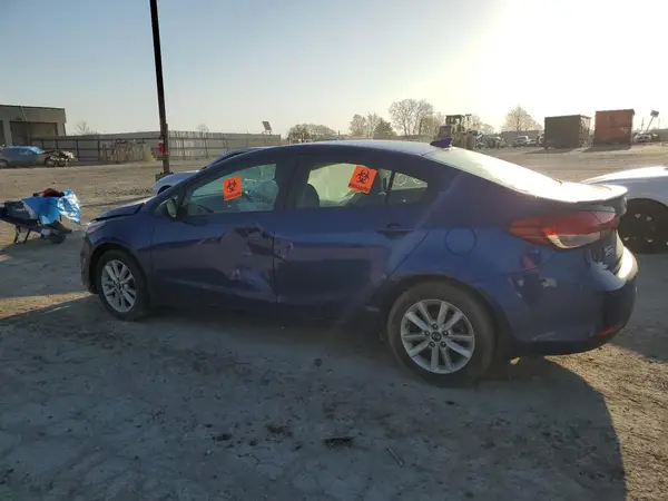 3KPFL4A70HE100638 2017 KIA FORTE - Image 2