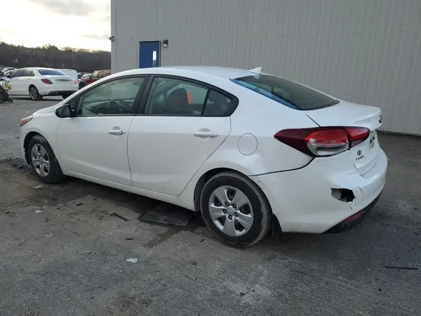 3KPFL4A70HE108884 2017 KIA FORTE - Image 2