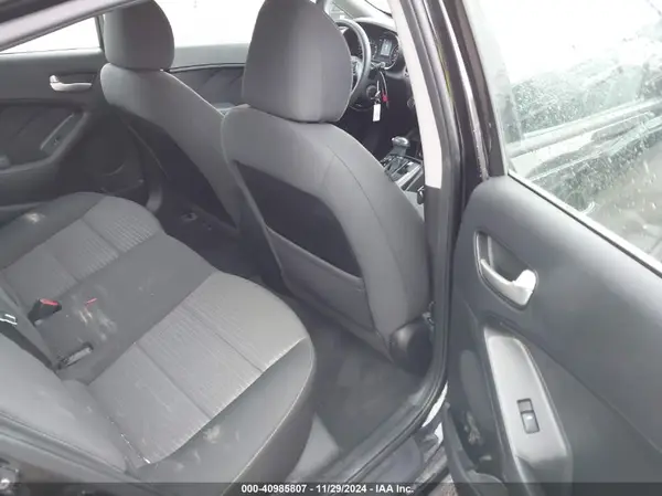 3KPFL4A70HE108951 2017 KIA FORTE - Image 8