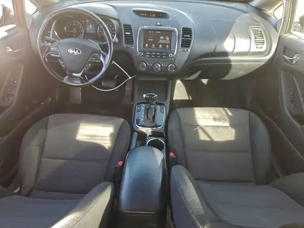 3KPFL4A70HE109727 2017 KIA FORTE - Image 8