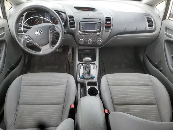 3KPFL4A70HE110635 2017 KIA FORTE - Image 8