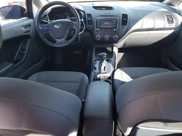3KPFL4A70HE113485 2017 KIA FORTE - Image 8