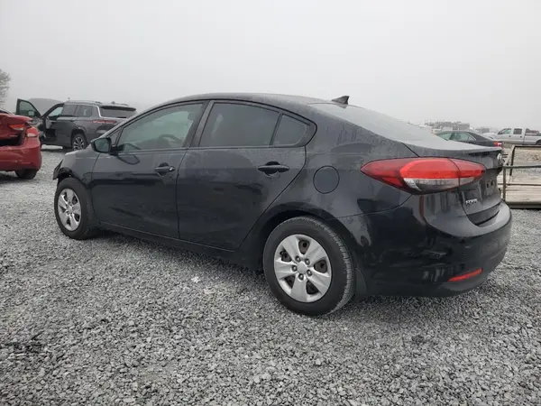 3KPFL4A70HE114040 2017 KIA FORTE - Image 2