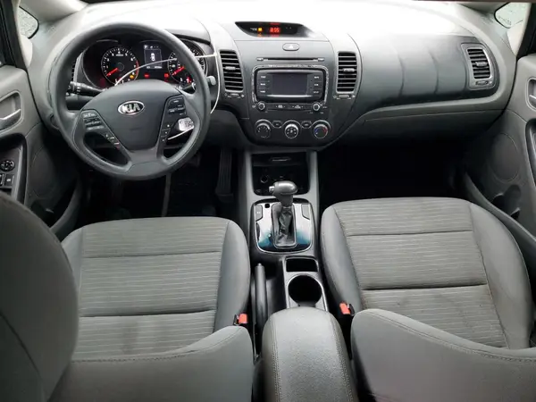 3KPFL4A70HE114040 2017 KIA FORTE - Image 8