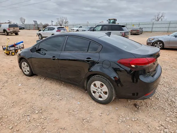 3KPFL4A70HE114815 2017 KIA FORTE - Image 2