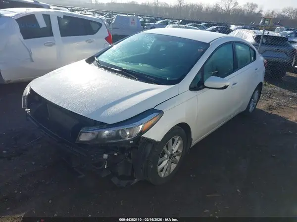 3KPFL4A70HE118167 2017 KIA FORTE - Image 2