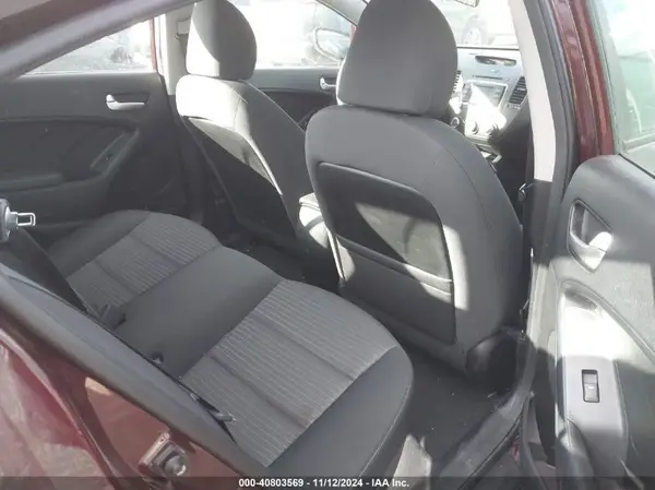 3KPFL4A70HE118816 2017 KIA FORTE - Image 8