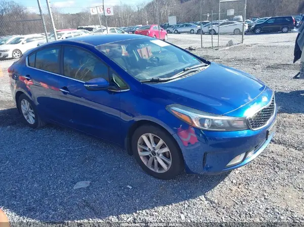3KPFL4A70HE120257 2017 KIA FORTE - Image 1
