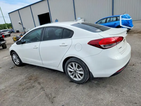 3KPFL4A70HE120386 2017 KIA FORTE - Image 2