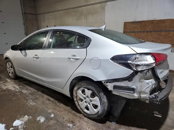 3KPFL4A70HE121005 2017 KIA FORTE - Image 2