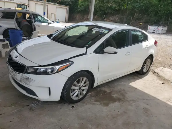 3KPFL4A70HE125670 2017 KIA FORTE - Image 1