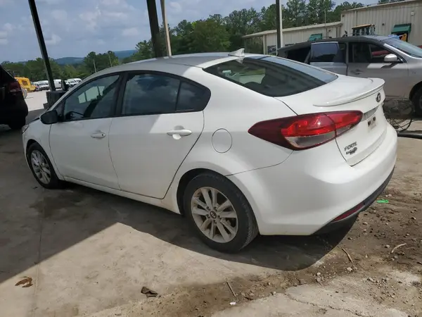3KPFL4A70HE125670 2017 KIA FORTE - Image 2