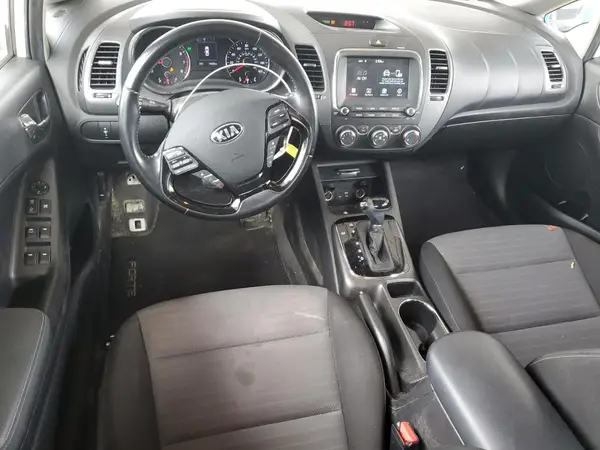 3KPFL4A70HE125670 2017 KIA FORTE - Image 8