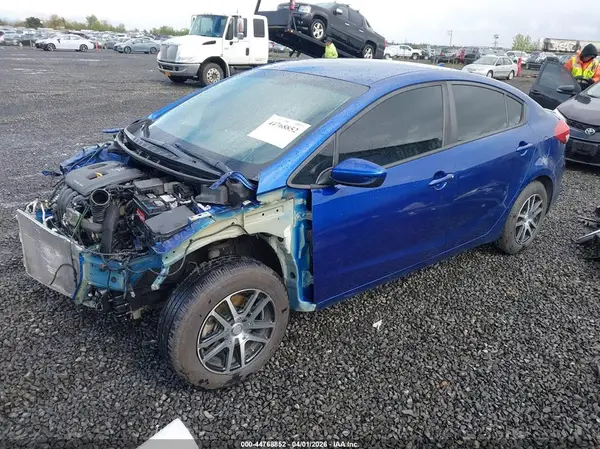 3KPFL4A70HE125958 2017 KIA FORTE - Image 2