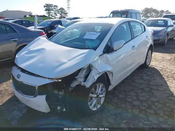 3KPFL4A70HE126270 2017 KIA FORTE - Image 2