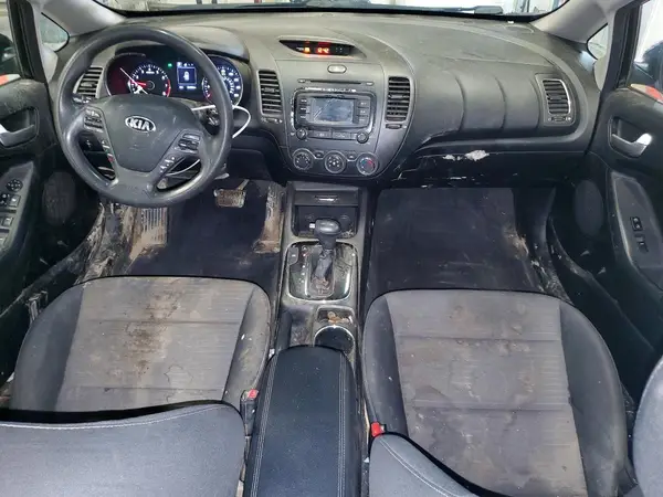 3KPFL4A70HE130349 2017 KIA FORTE - Image 8