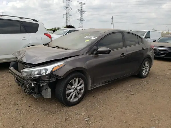 3KPFL4A70HE132246 2017 KIA FORTE - Image 1