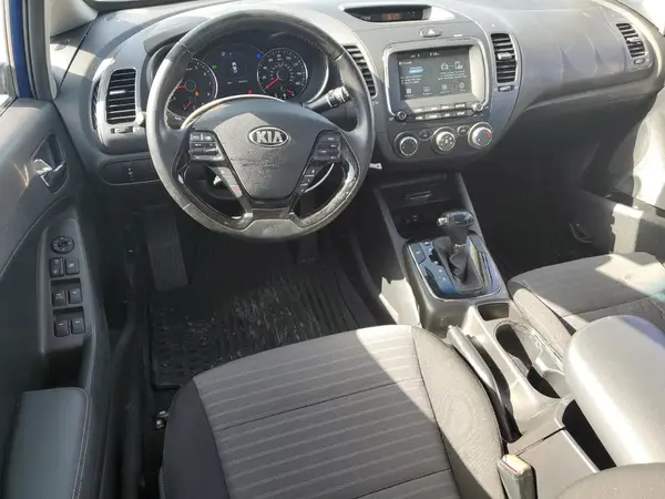 3KPFL4A70HE137463 2017 KIA FORTE - Image 8