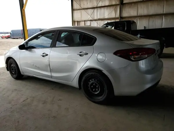 3KPFL4A70HE138192 2017 KIA FORTE - Image 2