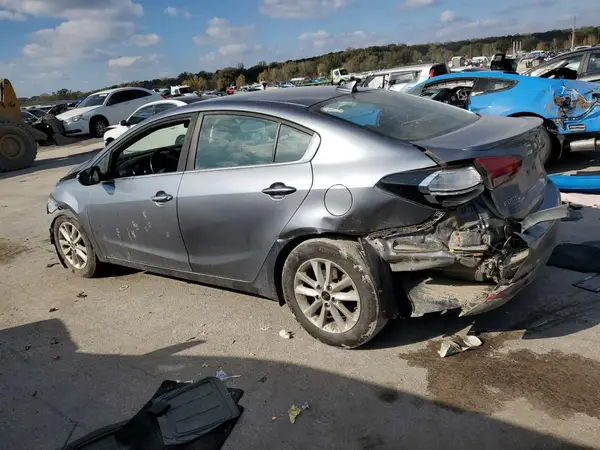 3KPFL4A70HE139357 2017 KIA FORTE - Image 2