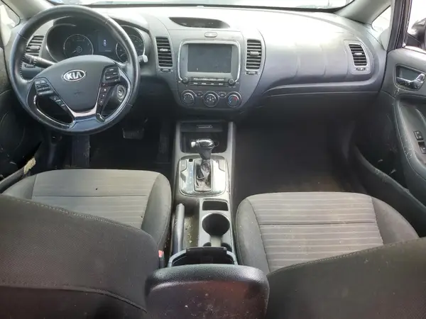 3KPFL4A70HE142193 2017 KIA FORTE - Image 8