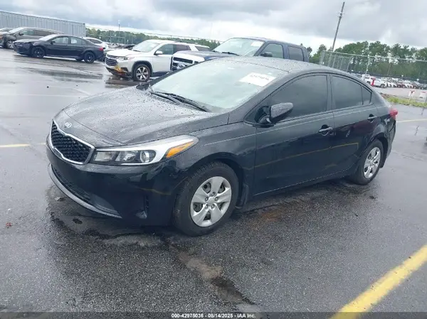 3KPFL4A70HE143523 2017 KIA FORTE - Image 2