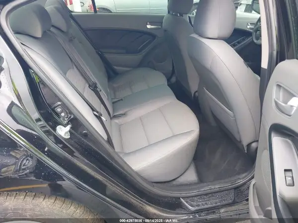 3KPFL4A70HE143523 2017 KIA FORTE - Image 8