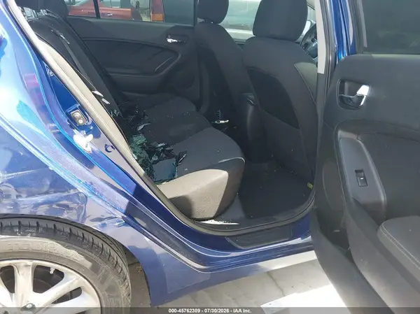 3KPFL4A70HE144266 2017 KIA FORTE - Image 8