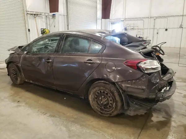 3KPFL4A70HE145031 2017 KIA FORTE - Image 2