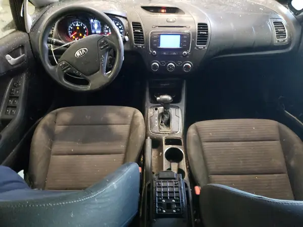 3KPFL4A70HE145031 2017 KIA FORTE - Image 8