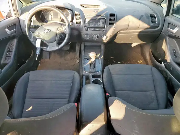 3KPFL4A70HE145496 2017 KIA FORTE - Image 8
