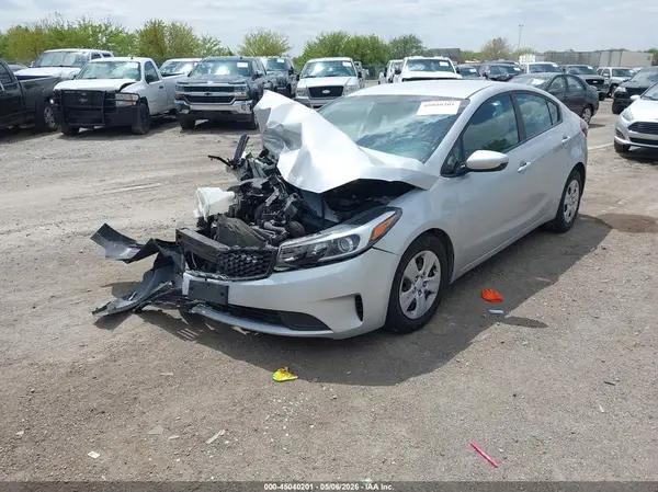 3KPFL4A70HE147099 2017 KIA FORTE - Image 2