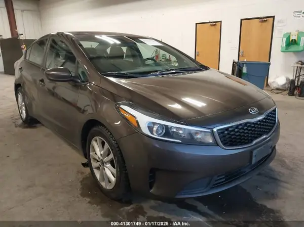 3KPFL4A70HE150701 2017 KIA FORTE - Image 1