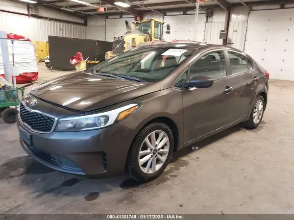 3KPFL4A70HE150701 2017 KIA FORTE - Image 2