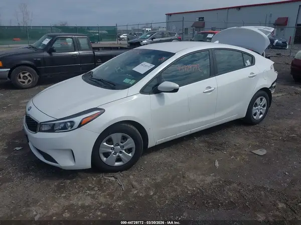 3KPFL4A70HE153047 2017 KIA FORTE - Image 2
