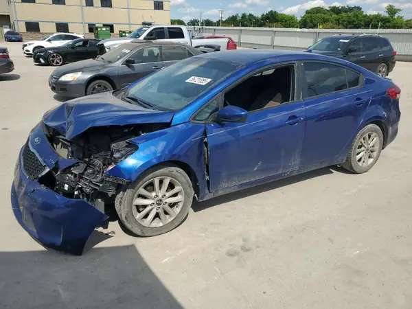 3KPFL4A70HE155879 2017 KIA FORTE - Image 1