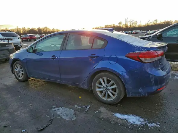 3KPFL4A70HE157695 2017 KIA FORTE - Image 2