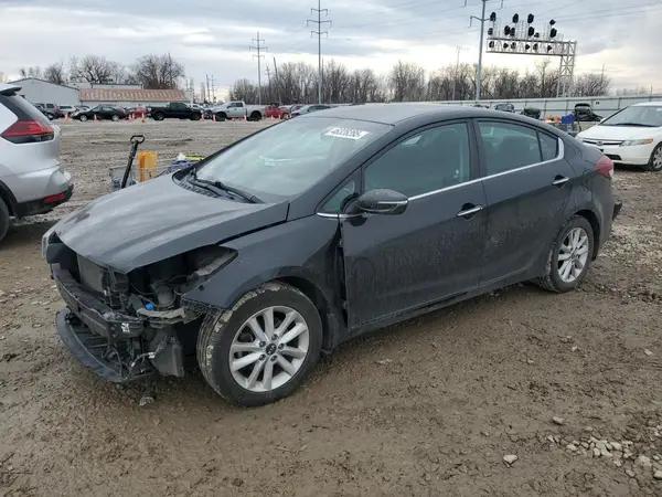 3KPFL4A70HE158555 2017 KIA FORTE - Image 1