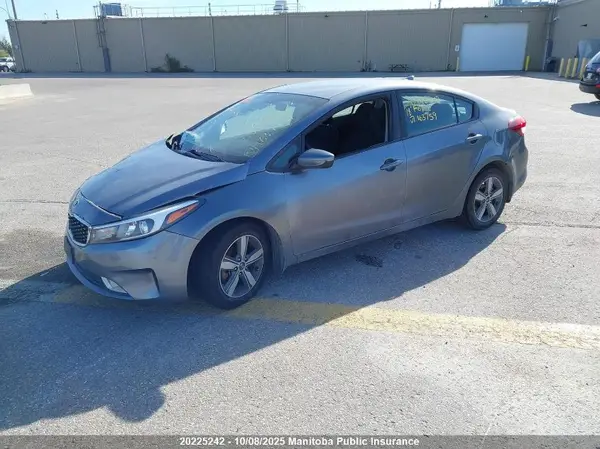 3KPFL4A70JE163759 2018 KIA FORTE - Image 2