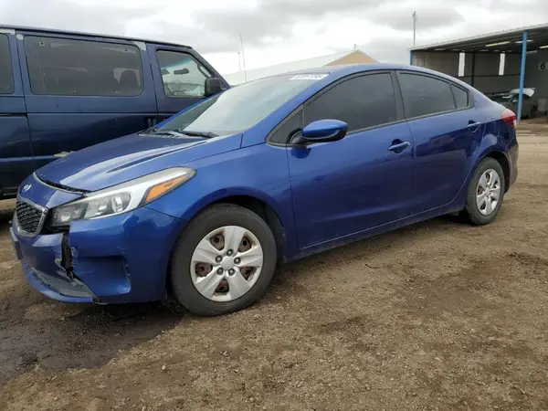3KPFL4A70JE164409 2018 KIA FORTE - Image 1