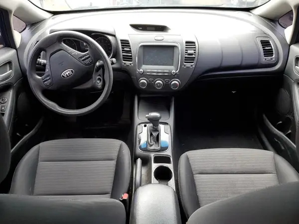 3KPFL4A70JE164409 2018 KIA FORTE - Image 8