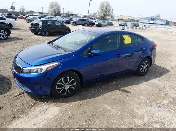 3KPFL4A70JE164488 2018 KIA FORTE - Image 2