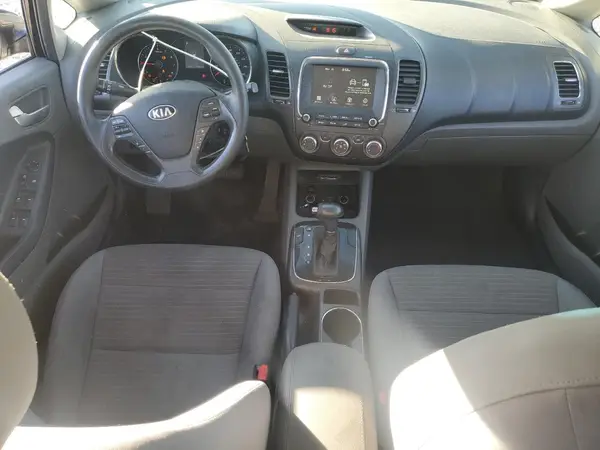 3KPFL4A70JE164734 2018 KIA FORTE - Image 8
