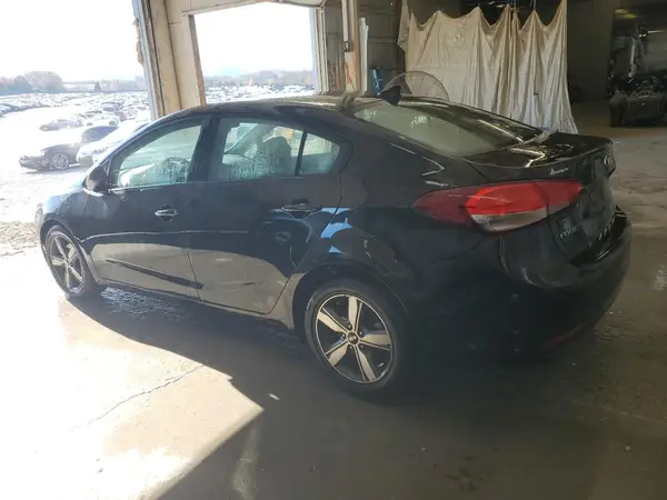 3KPFL4A70JE166225 2018 KIA FORTE - Image 2
