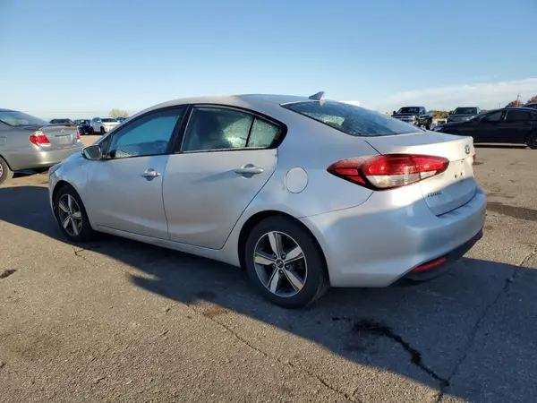 3KPFL4A70JE166743 2018 KIA FORTE - Image 2